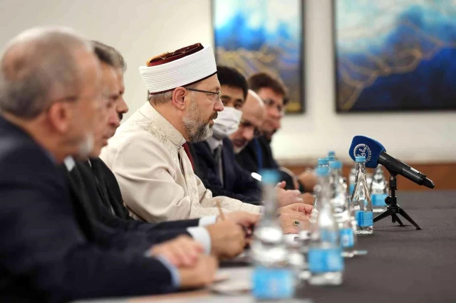 Diyanet İşleri Lideri Erbaş, Kırgızistan Din İşleri Devlet Kurulu Lideri ile görüştü