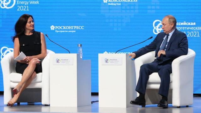 Putin'le yaptığı röportajdan çok bacakları konuşuldu! ABD'li gazeteci Rusya'da gündemden düşmüyor