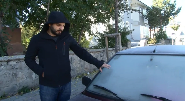 Erzurum'da termometreler eksi 5'e düştü, araç camları buz tuttu