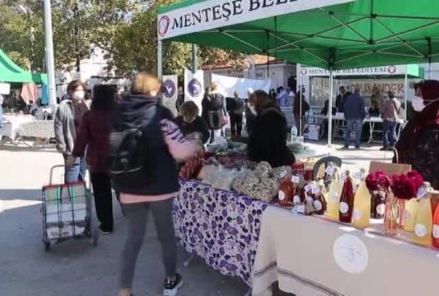 Duyan kulaklarına inanamadı! Altın kaplamalı tatlının dilimi 5 bin liradan satıldı