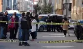 Trafikte korku dolu anlar! İçerisinde öğrencilerin de bulunduğu servise kurşun yağdırdı