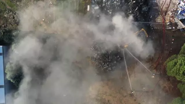 Son dakika haberi... Hurda deposunda çıkan yangın söndürüldü