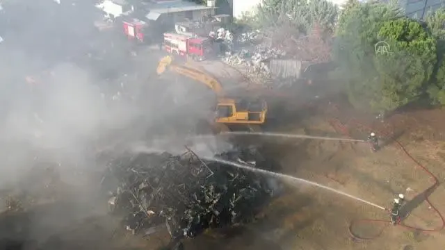 Son dakika haberi... Hurda deposunda çıkan yangın söndürüldü