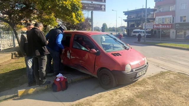 kavsakta 2 otomobil carpisti anne baba ve 2 c 6 14477614 o