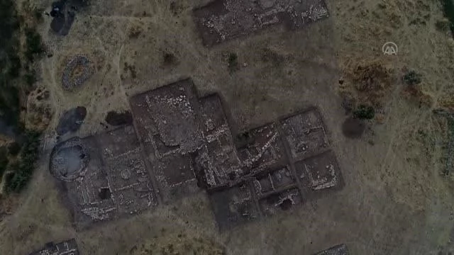 MARDİN - Boncuklu Tarla da 12 bin yıllık olduğu tahmin edilen tapınak bulundu