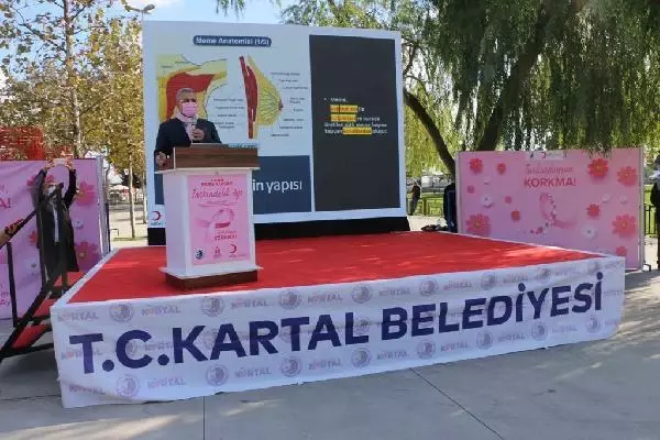 İSTANBUL-MEME KANSERİNE DİKKAT ÇEKMEK AMACI İLE 'PEMBE PATİKA' ETKİNLİĞİ DÜZENLENDİ