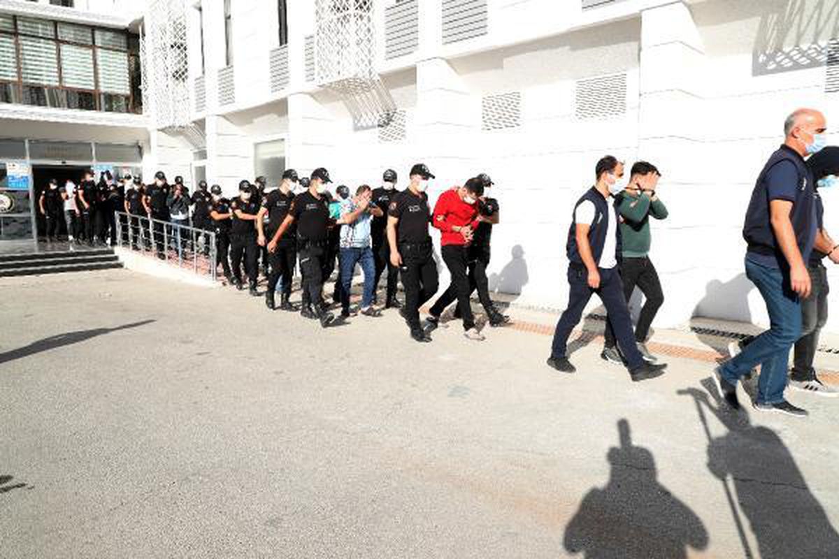 MERSİN'DE FUHUŞ OPERASYONU: 14 GÖZALTI