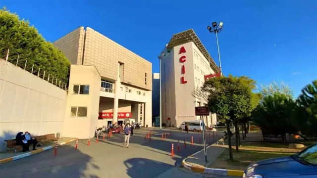 Otobüsten inip yolun karşısına geçmeye çalışan çocuğa araç çarptı