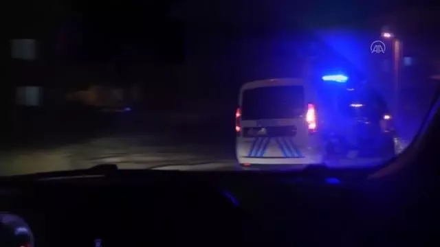 Polisin dur ihtarına uymayan 4 zanlı kovalamaca sonucu yakalandı