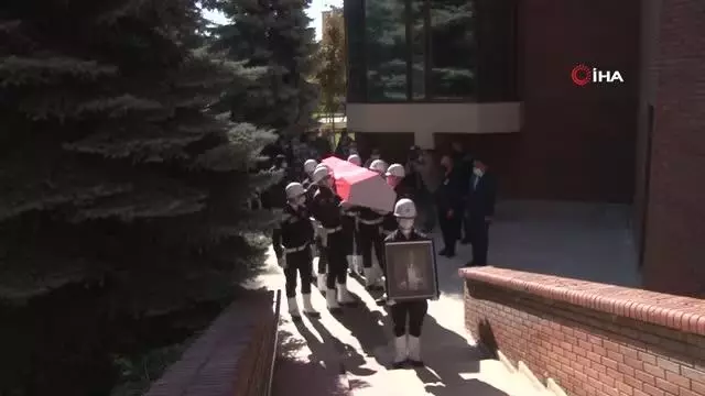 Prof. Dr. Orhan Oğuz kurucusu olduğu Anadolu Üniversitesi'nde son yolculuğuna uğurlandı