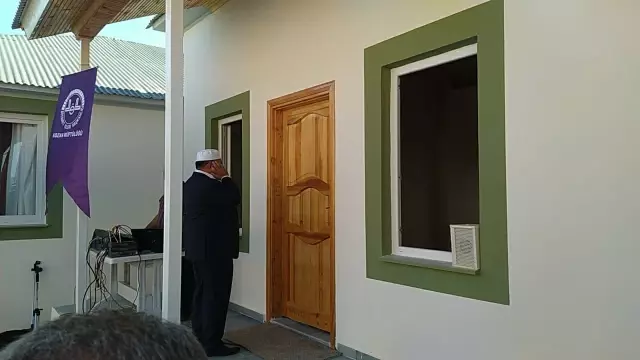 Adana'da orman yangınında yanan cami yeniden ibadete açıldı