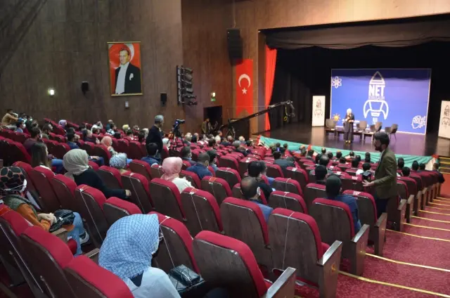 AK Parti Genel Başkan Yardımcısı İleri, gençlerle buluştu