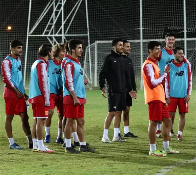 Antalyaspor'da Nuri Şahin, ikinci maçında galibiyet hedefliyor