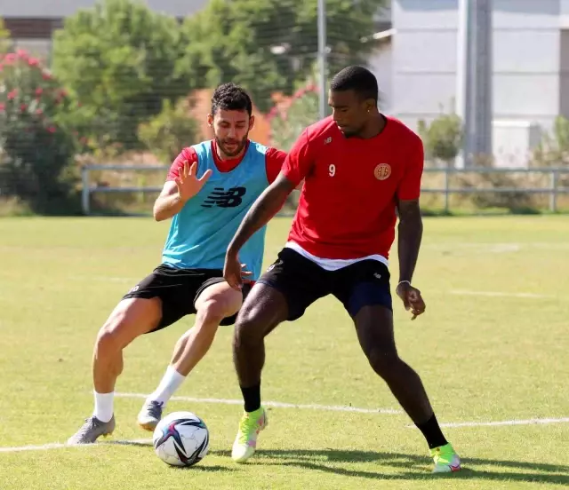 Antalyaspor'da Nuri Şahin, ikinci maçında galibiyet hedefliyor