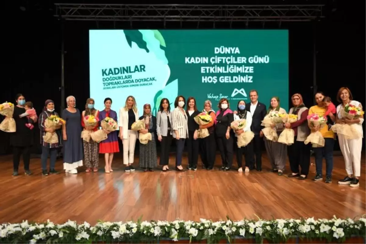 Başkan Seçer, Mersin'in Dört Bir Yanından Gelen Çiftçi Kadınlarla Buluştu