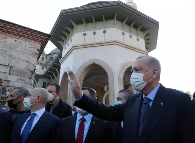 Son dakika haber... Cumhurbaşkanı Erdoğan, cuma namazını Taksim Camisi'nde kıldı