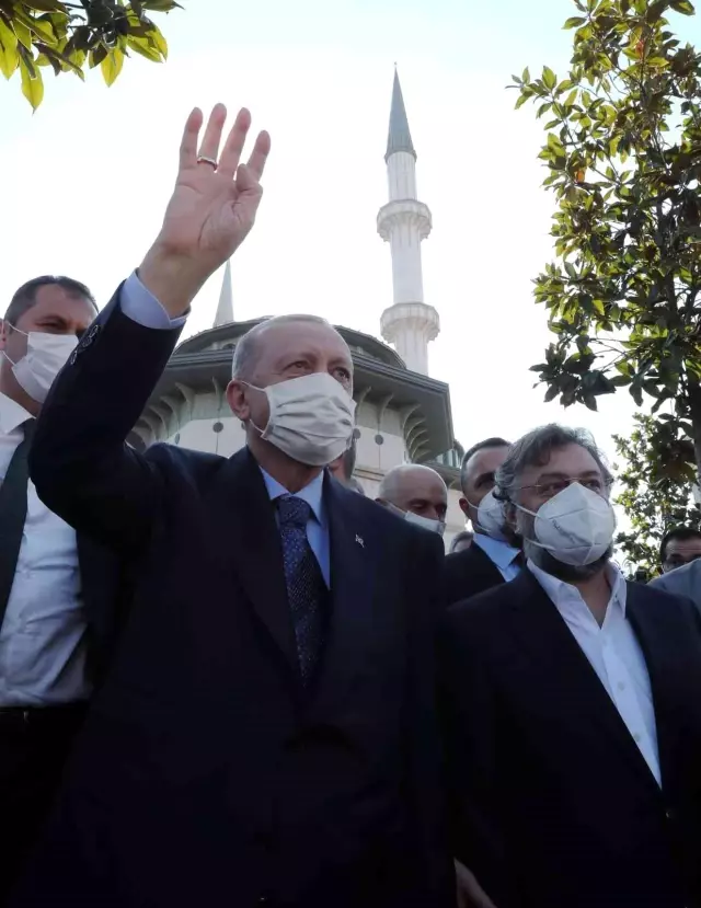 Cumhurbaşkanı Recep Tayyip Erdoğan, Cuma namazını Taksim Camii'nde kıldı