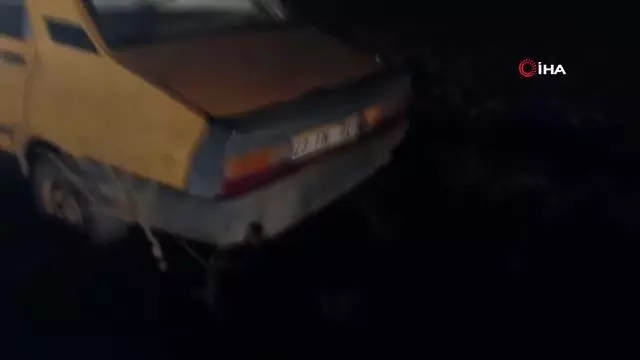 Elazığ'da tren otomobile çarptı: 2 yaralı
