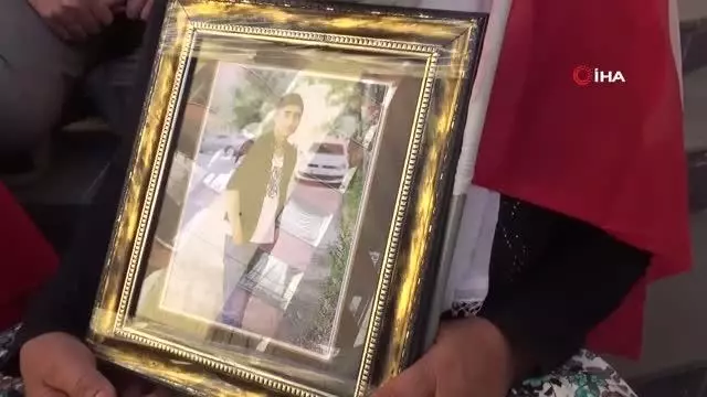Evlat nöbetindeki anneden oğluna Kürtçe 'teslim ol' çağrısı