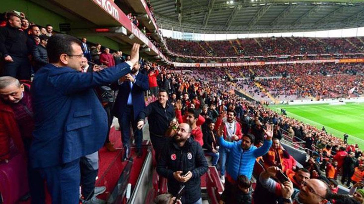 Türkiye'nin gurur gecesi! İmamoğlu da Galatasaray'ın galibiyetine kayıtsız kalamadı