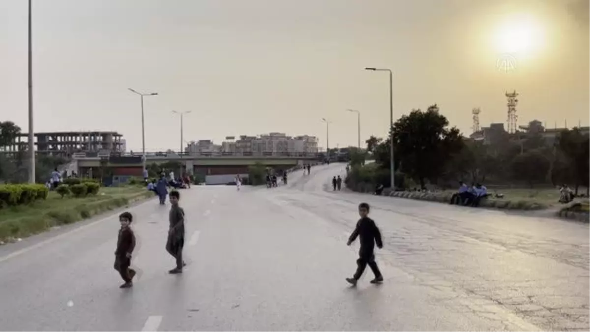 İSLAMABAD - Pakistan'da olası protestolar için güvenlik önlemleri alındı