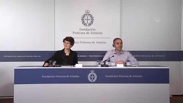 İspanya'dan Uğur Şahin ve Özlem Türeci'ye ödül