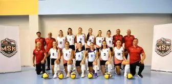 Mersin Büyükşehir Belediyesi Kadın Voleybol Takımı, gözünü Sultanlar Ligine dikti