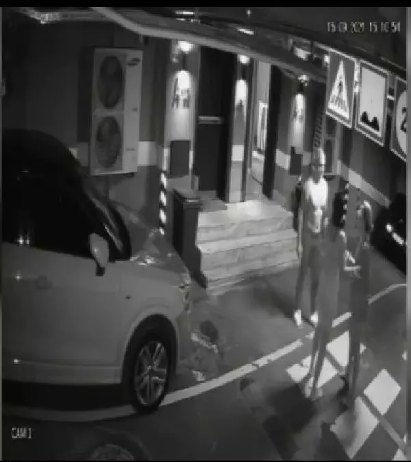 Özcan Deniz ile Feyza Aktan'ın kavga görüntüleri (2)