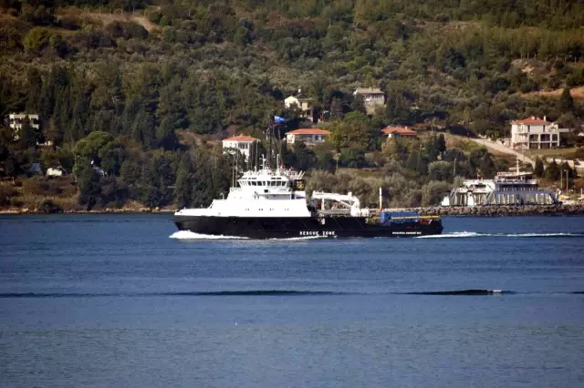 Son dakika haber... Rus askeri römorkörü Çanakkale Boğazı'ndan geçti