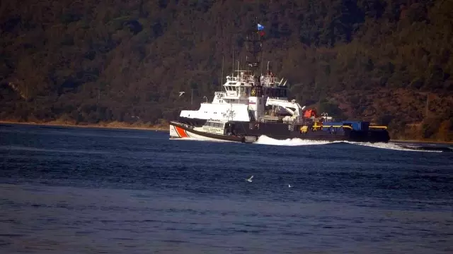 Son dakika haber... Rus askeri römorkörü Çanakkale Boğazı'ndan geçti