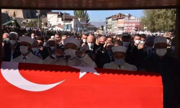ŞEHİT JANDARMA UZMAN ÇAVUŞ SON YOLCULUĞUNA UĞURLANDI-2