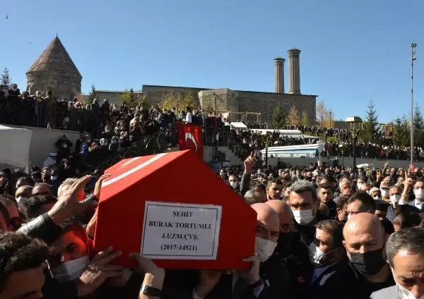 ŞEHİT JANDARMA UZMAN ÇAVUŞ SON YOLCULUĞUNA UĞURLANDI-2