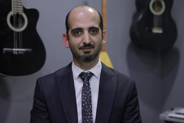 Türkiye'ye sığınan Suriyeli müzisyen, müziğin lisanıyla halklar ortasındaki mahzurların yıkılabileceğine inanıyor