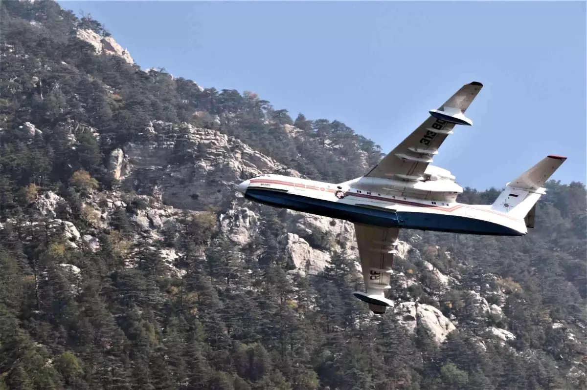 Antalya'da dağlık alanda çıkan orman yangını kontrol altına alındı