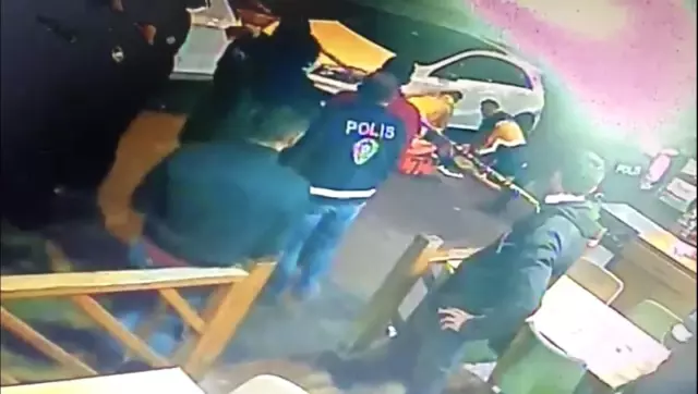 Son dakika: Beyoğlu'nda restorandaki silahlı saldırının yeni görüntüleri ortaya çıktı
