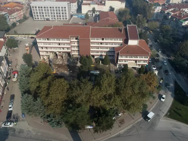 Son dakika gündem: Bursa'da 34 yıllık hükümet konağının yıkımı gerçekleştirildi