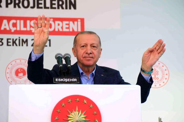 Cumhurbaşkanı Erdoğan Eskişehir'de vatandaşlara seslendi (1)