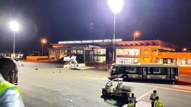 Nijer- İstanbul uçağında panik anları! Lavaboda gizli sigara içen yolcu yangın çıkardı Nijer- İstanbul uçağında panik anları! Lavaboda gizli sigara içen yolcu yangın çıkardı