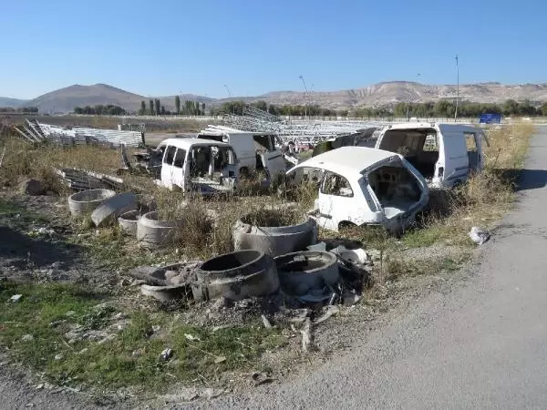 Son dakika... Hacizli araçları parçalayan iş yeri sahibine gözaltı