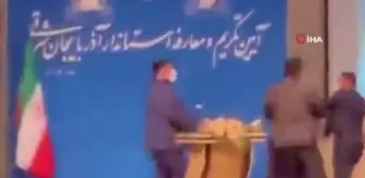 İçişleri Bakanı: İran'ın Doğu Azerbaycan Valisi Rezevi'ye tören sırasında tokatlı saldırı İçişleri Bakanı: İran'ın Doğu Azerbaycan Valisi Rezevi'ye tören sırasında tokatlı saldırı
