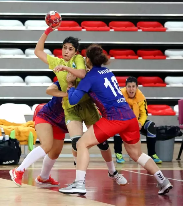 Kadınlar Hentbol 1. Ligi: Sivas Belediyespor: 39 Mersin Büyükşehir Belediye: 34