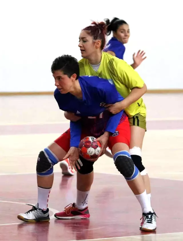 Kadınlar Hentbol 1. Ligi: Sivas Belediyespor: 39 Mersin Büyükşehir Belediye: 34