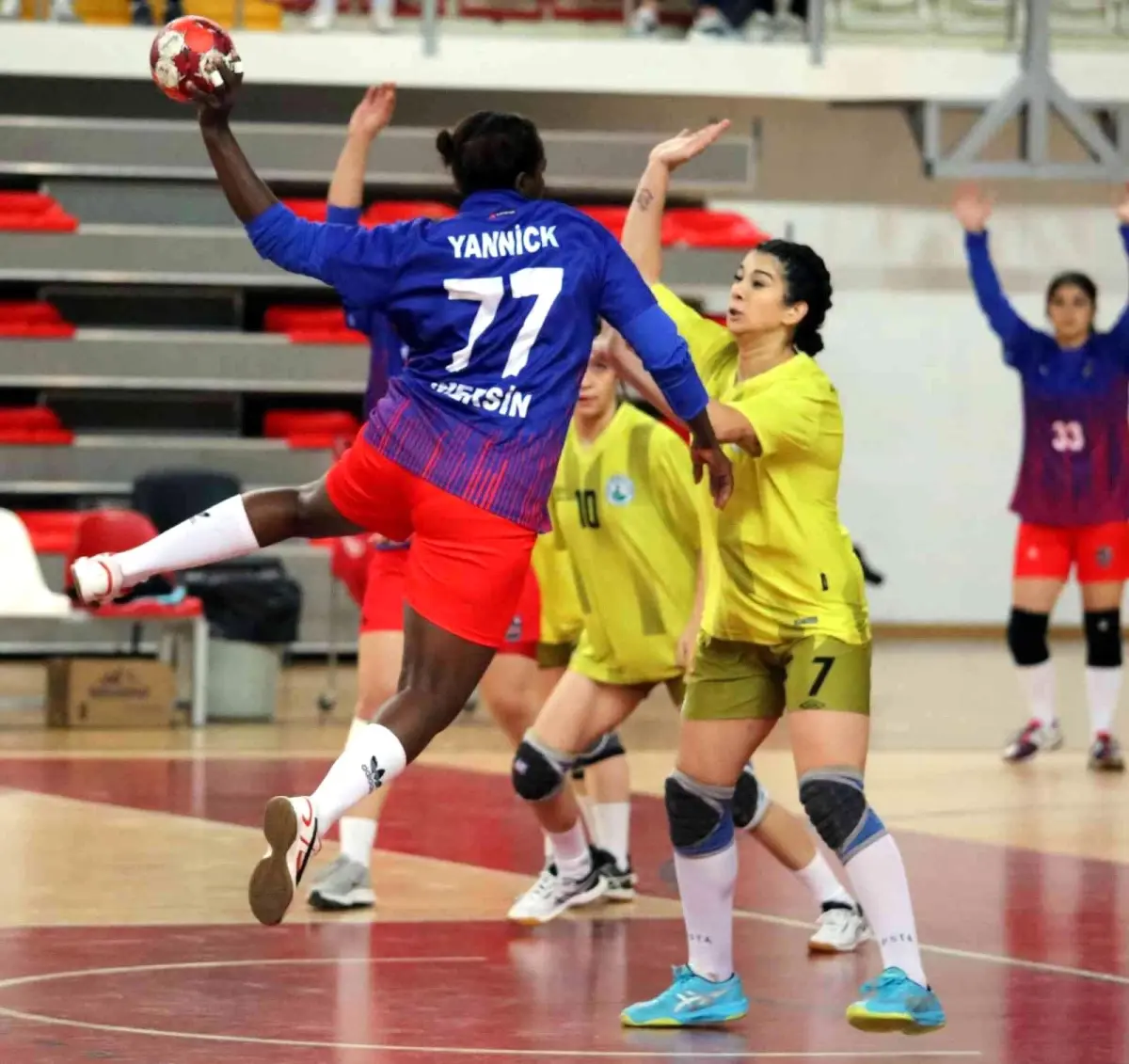 Kadınlar Hentbol 1. Ligi: Sivas Belediyespor: 39 Mersin Büyükşehir Belediye: 34