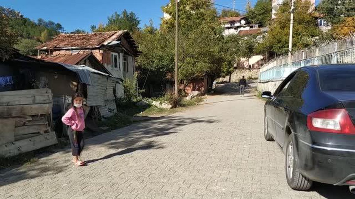 Son dakika haberleri: KASTAMONU - Sokak köpeklerinin saldırdığı 3 yaşındaki çocuk yaralandı