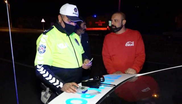 Son dakika haberleri | Kaza yapan ehliyetsiz sürücü 2.44 promil alkollü çıkınca "Çok mu içmişim?" diye polise sordu