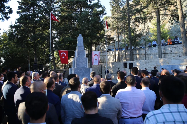 Της τελευταίας στιγμής!  Ο πρόεδρος της ΤΔΒΚ Τατάρ επισκέπτεται το 41ο Μνημείο Μαρτύρων Fırka Belen