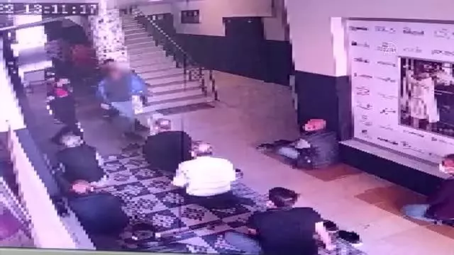 Polisten kaçmaya çalışan zanlı mescitte yakalandı