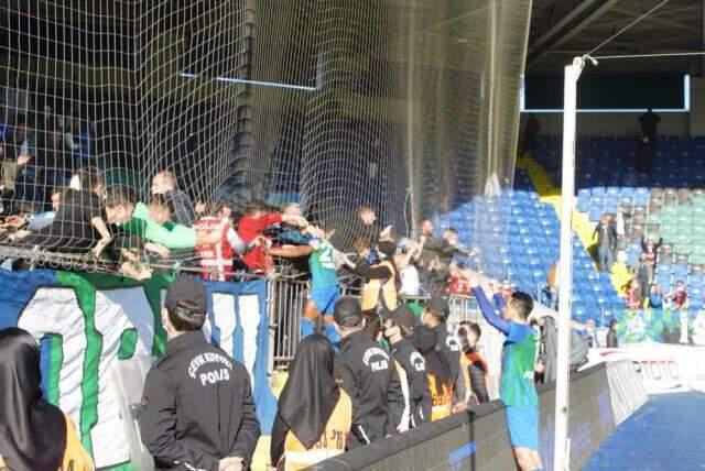 101. dakikada gelen mucize! Çaykur Rizespor, Süper Lig'de ilk galibiyetini Kasımpaşa'dan aldı 101. dakikada gelen mucize! Çaykur Rizespor, Süper Lig'de ilk galibiyetini Kasımpaşa'dan aldı