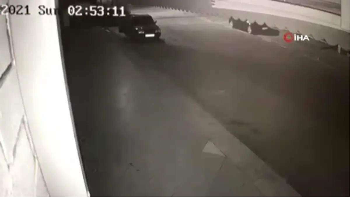 Son dakika 3. sayfa: Ümraniye'de otomobili dakikalar içinde çaldılar...O anlar kamerada