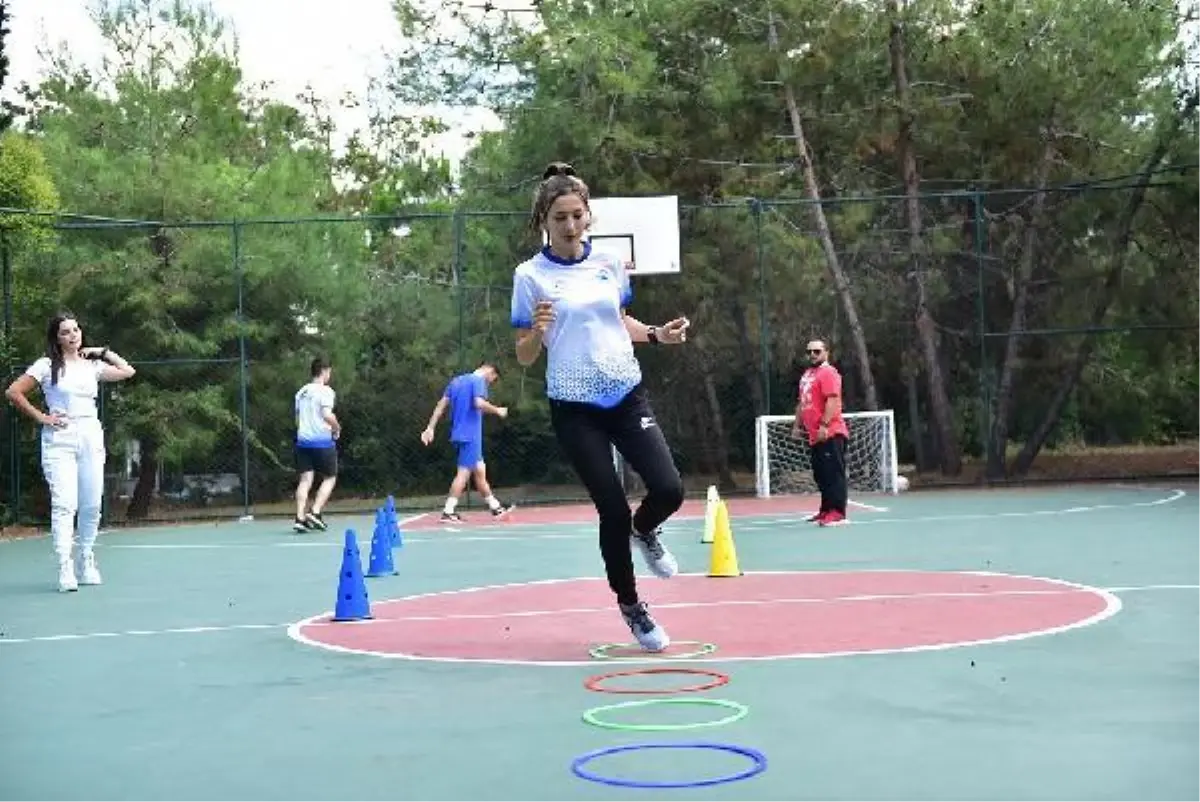 Yetiştirme yurdunda büyüyen Ebrar'ın 'antrenörlük' hayali gerçek oldu